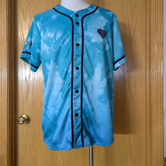 Blue Heart Embroidered Men's Shirt - Picture 2 of 12